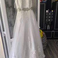 Рокля под наем по избор 300 лв🤩🤩🤩Различни размери богат избор на рокля 💯, снимка 2 - Сватбени рокли - 45469661