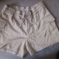 Дамски къс панталон , снимка 1 - Къси панталони и бермуди - 46214864