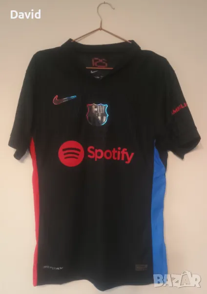 Резервна фланелка на Барселона 24/25, снимка 1