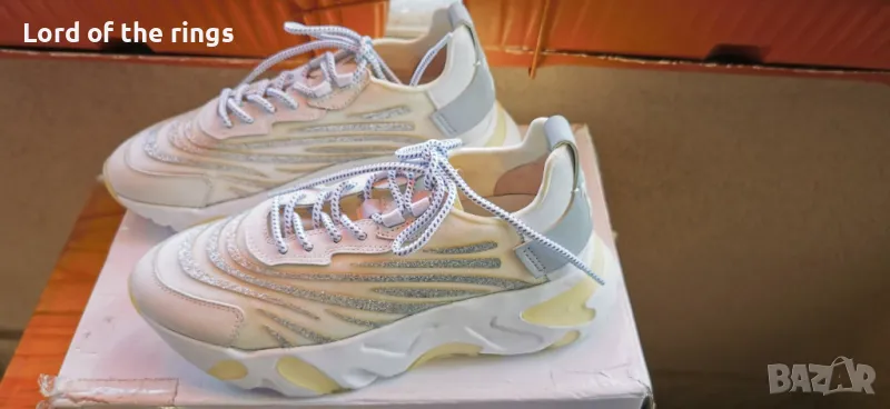 Оригинални маркови дамски маратонки / сникърси MANU - 37 номер, снимка 1