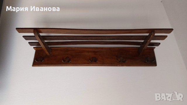 Стенна ретро закачалка, дървена