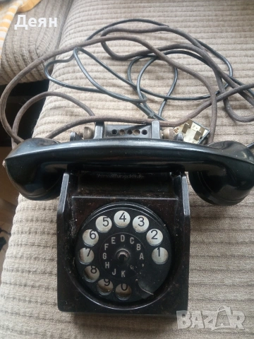 Стар немски ретро телефон 