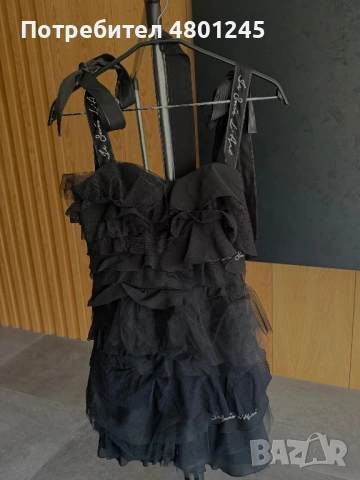Черна бутикова рокля AVIN – Етажиран тюл и детайли, снимка 2 - Рокли - 54241383
