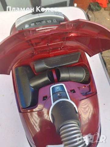 Miele прахосмукачка , снимка 5 - Прахосмукачки - 52263083