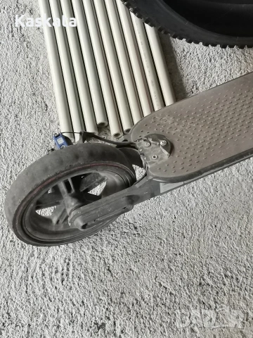 Електрическа тротинетка оригинална марката Xiaomi Mi 365 i, снимка 3 - Друга електроника - 53912478