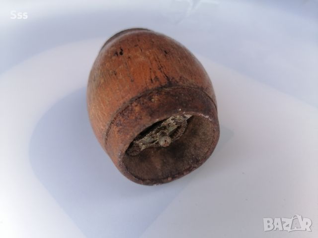 Стара мелничка за  черен пипер, снимка 2 - Антикварни и старинни предмети - 45913228