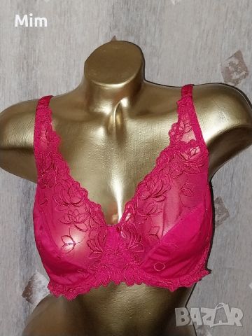 Hunkemoller 90 D Червен дантелен сутиен , снимка 3 - Бельо - 45803783