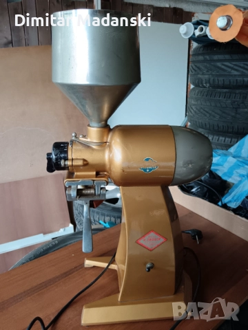 Кафемелачки магазински, снимка 2 - Кафе машини - 51486188