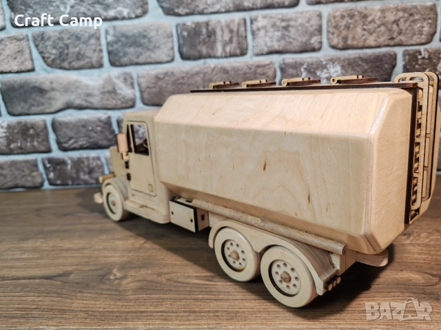 Дървен модел на Камион–Цистерна – Craft Camp, снимка 11 - Коли, камиони, мотори, писти - 52736076