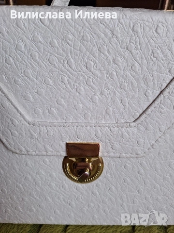 Дамска чанта, снимка 2 - Чанти - 53634600