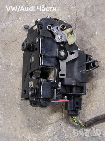 Предна лява брава механизъм врата за Голф 4 Бора Пасат Шкода Сеат VW Golf 4 Bora Passat Skoda Seat , снимка 2 - Части - 53949532