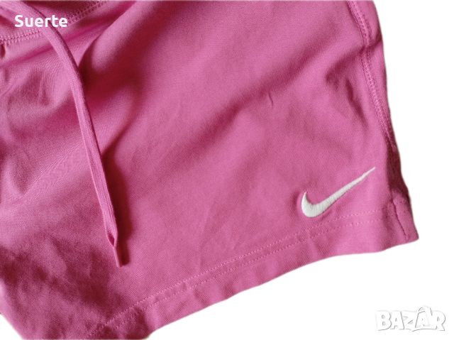 Nike дамски къси панталони, снимка 8 - Къси панталони и бермуди - 46007913