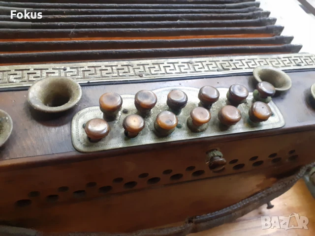 Стар диатоничен акордеон антика дърво кожа седеф каталин, снимка 6 - Антикварни и старинни предмети - 51160090