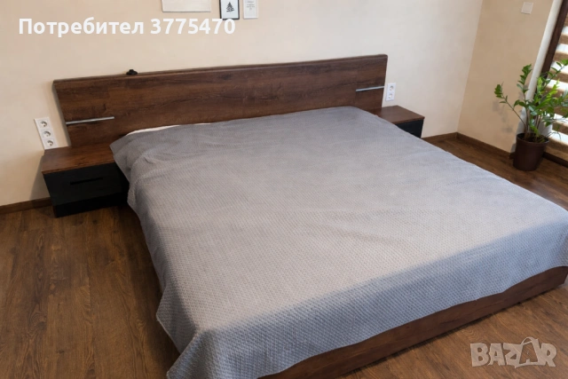 Гардероб четирикрилен с плъзгащи врати, снимка 3 - Гардероби - 54009612