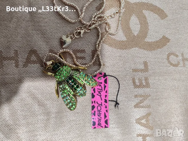 Колие Betsey Johnson, снимка 3 - Колиета, медальони, синджири - 46873948