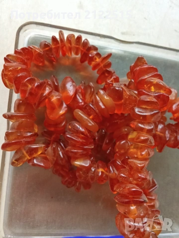 Стар кехлибар колие