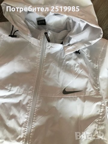 Бяла ветровка с качулка Nike - размер Л, снимка 2 - Спортни дрехи, екипи - 46422893