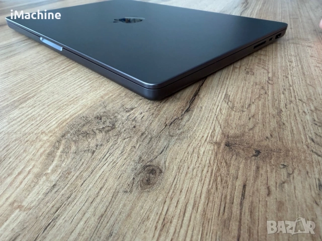 НОВ MacBook Pro 14" M4 PRO Chip 12CPU/16GPU/48RAM/512 SSD, снимка 4 - Лаптопи за работа - 53972709