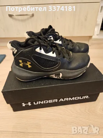 Детски баскетболни обувки Under Armour, снимка 1 - Детски маратонки - 47240101