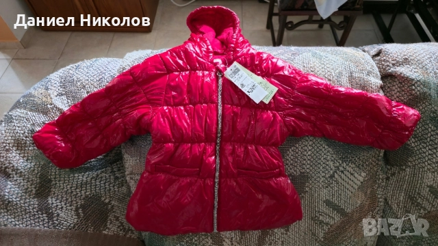 Детско червено яке с качулка United Colors of Benetton