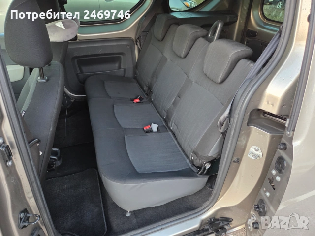 Dacia Dokker 1.5 dCi 2015 г., снимка 6 - Автомобили и джипове - 53747528