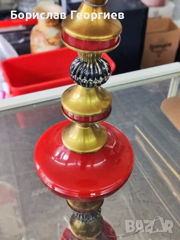 Месингов свещник с червен бакелит, снимка 3 - Антикварни и старинни предмети - 50859440