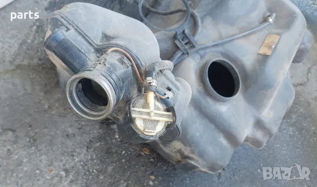 Резервоар 1.9TDI VW Пасат 5 (2)
- Ауди А4 Б5
- 8D0201085, снимка 5 - Части - 49883478