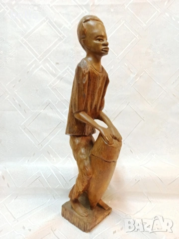 Ръчно изработена африканска статуетка от масивно дърво