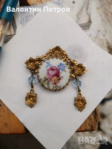 стара испснска брошка