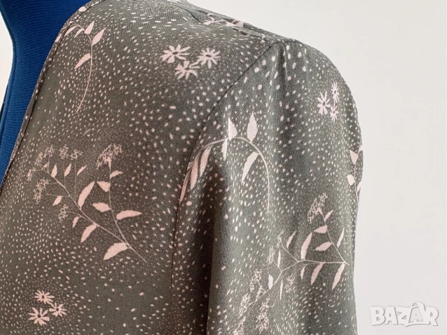 Рокля Three Little Words – маслинено зелена с ботанически десен | Чисто нова | Размер М, снимка 6 - Рокли - 51093938