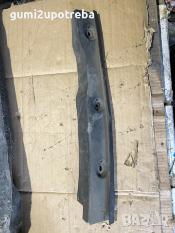 Уплътнение Десен Калник B45A-56915 Mazda3 2014 2.0бен 121kW