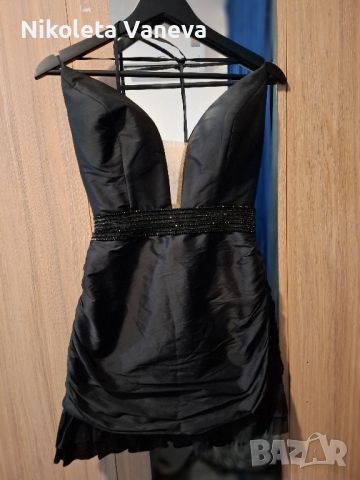 Елегантна черна рокля , снимка 1 - Рокли - 45608019