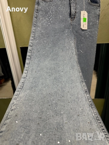 Дамски дънки със светли камъчета – светъл деним Размери: 25–31 Цена: 40 лв, снимка 6 - Дънки - 52592148