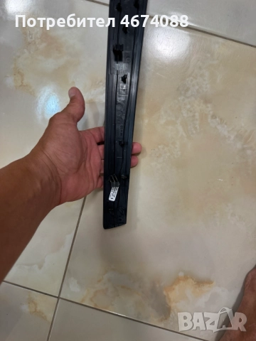 Вътрешна лайсна на задна дясна на Ауди Audi A8 D4 4H само за 50лв. 4H0867420, снимка 2 - Части - 52743422