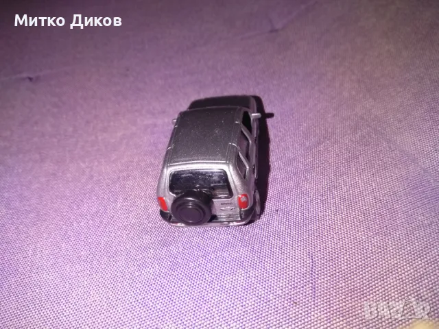 Колекционерска количка WELLY 2003 CHEVROLET NIVA  1:34, снимка 3 - Колекции - 50166021
