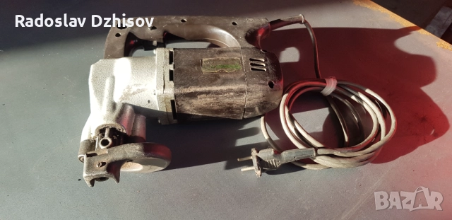 Електрическа машина за рязане на ламарина, снимка 2 - Други инструменти - 52878385