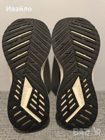 BROOKS LEVITATE 4., снимка 6 - Маратонки - 50469541