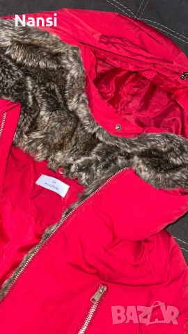 Прекрасно яке на Motivi с топла подвижна качулка в красив червен цвят, снимка 3 - Якета - 53224066