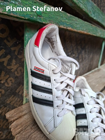 Продавам употребявани мултицветни обувки на Adidas Original супра