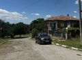 Продавам двуетажна къща в центъра на село Мелница. , снимка 2