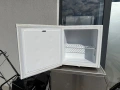 Мини фризер Сименс 52 см, снимка 2
