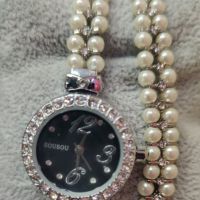 Дамски часовник с гривна Sousou  бял / сребристо, снимка 1 - Дамски - 45765725