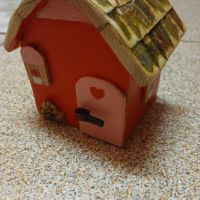 Цветна дървена къщичка , снимка 9 - Сувенири от дърво - 45435961
