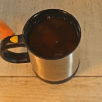 Саморазбъркваща се  термо чаша за капучино кафе чай или горещ шоколад. Работи с 2 AA батерии (не са , снимка 3 - Чаши - 45819390