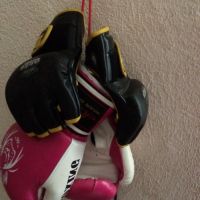 Боксова круша с два чифта ръкавици и каска, снимка 3 - Бокс - 45701363