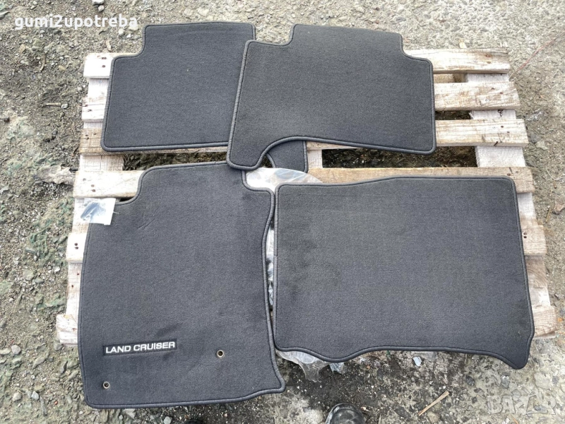 Текстилни Мокетни Стелки Toyota Land Cruiser Черно Оригинал, снимка 1