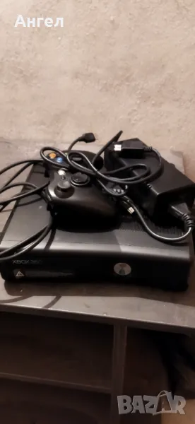 Xbox 360,пълен комплект + една игра Colin Mcrae Dirt 3, снимка 1