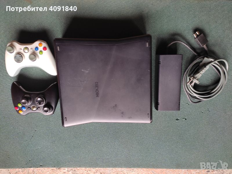 XBOX360 с два джойстика + игри, снимка 1