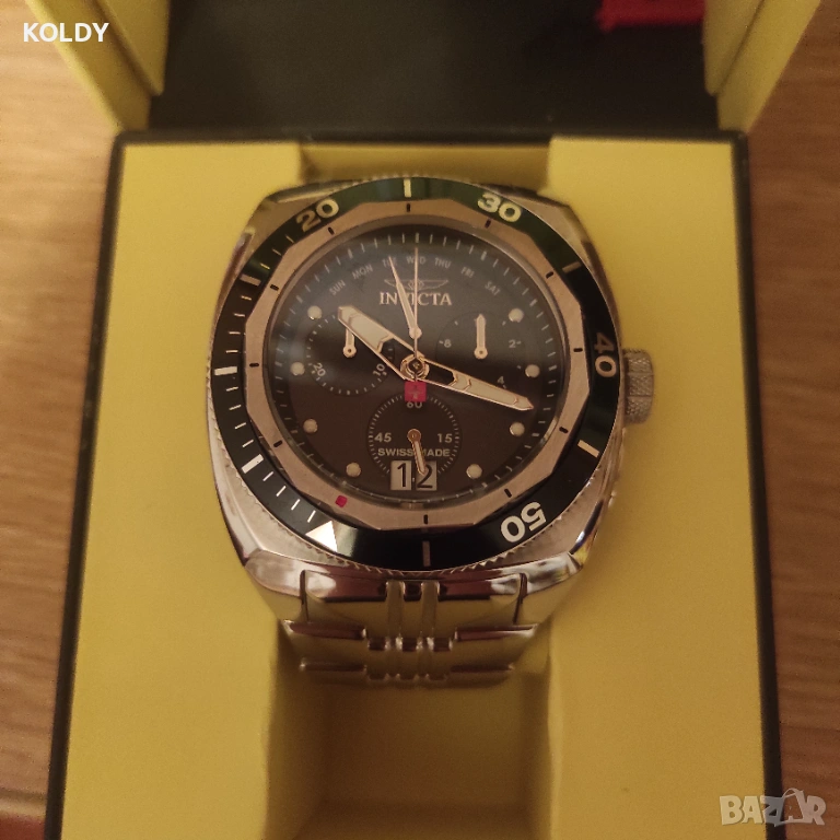 Чисто нов часовник INVIKTA кутия и документи , снимка 1