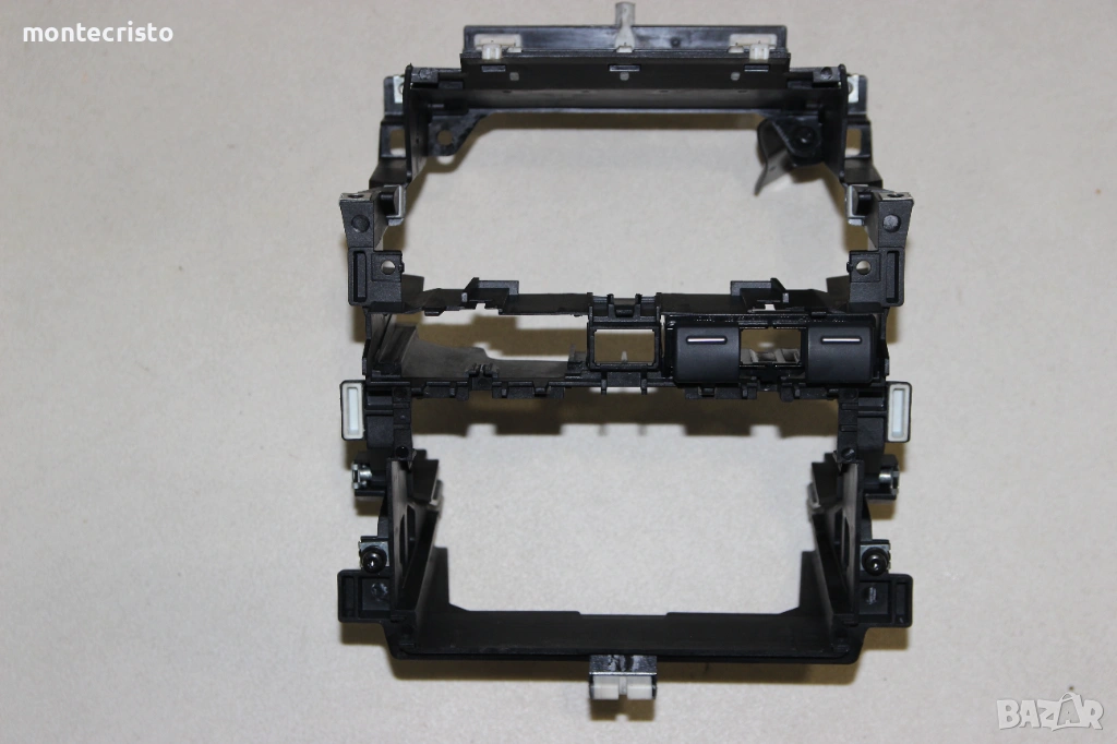 Конзола довен дин Audi A3 8P (2003-2012г.) 8P0858005D / 8P0 858 005 D, снимка 1